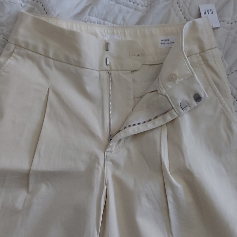 Cream/French Vanilla Wide-leg pants